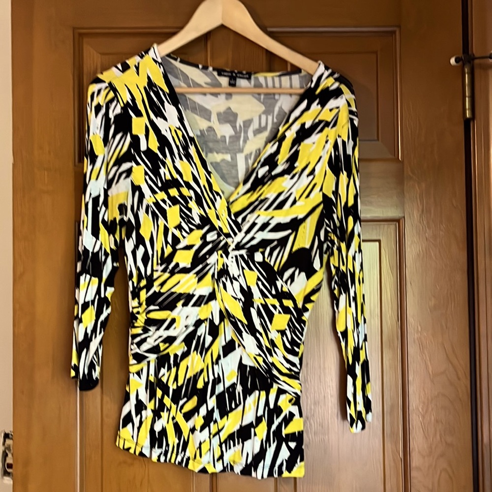 Ladies 3/4 length sleeve top size large